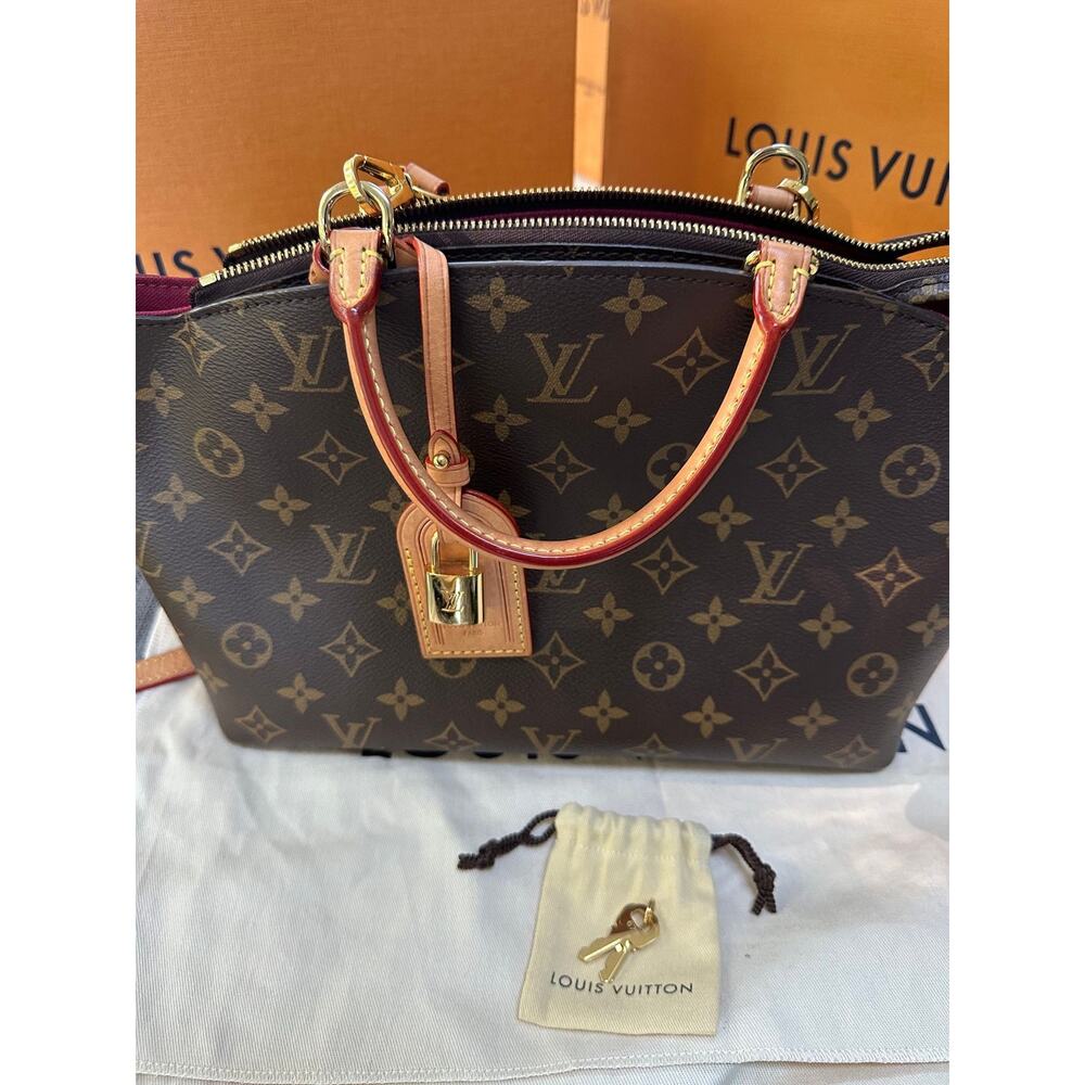Louis Vuitton Petit Palais PM Mint incl Lock Dustbag Box COA - Picture 3 of 12